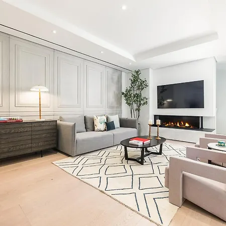 Apartment, Xenia - 4 Bedrooms Apartment Milan